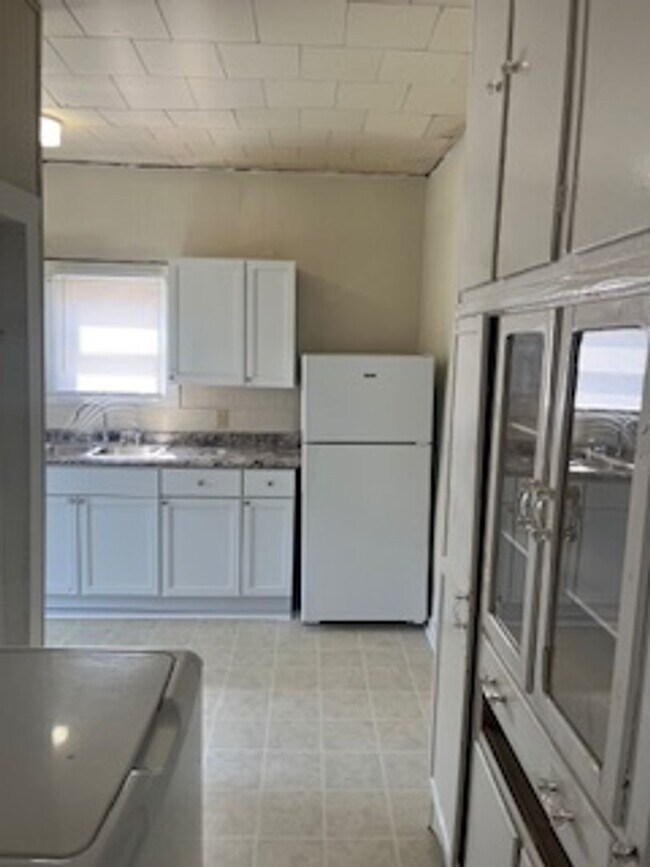 Building Photo - Charming Two-Bedroom Home Near Bryan Park!...