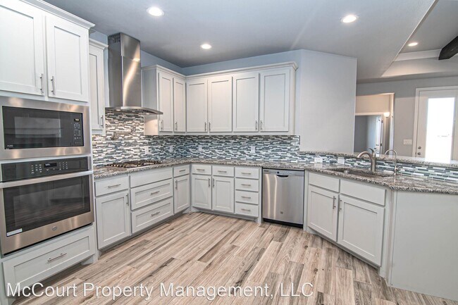 Building Photo - 3 br, 2 bath House - 6100 Ridge View