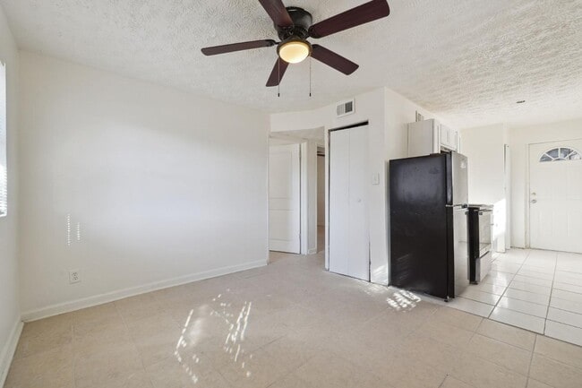 Foto del edificio - 324 Brooks Ave SW