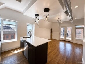 Building Photo - 3143 Trumbull