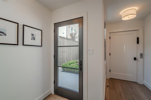 Foto del edificio - 4128 University Blvd