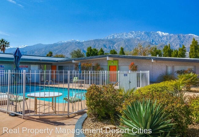Building Photo - 1830 E Racquet Club Rd