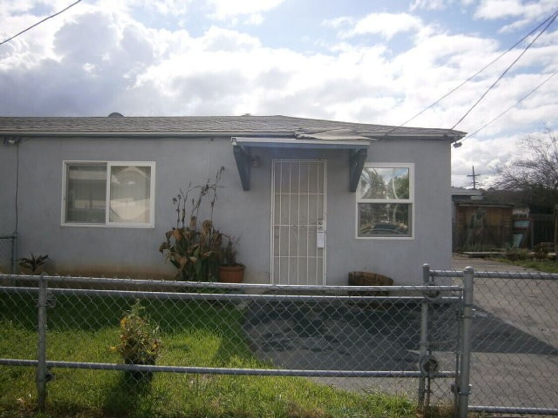 Foto principal - 1 Bed-1 Bath Single Story Duplex in El Cajon