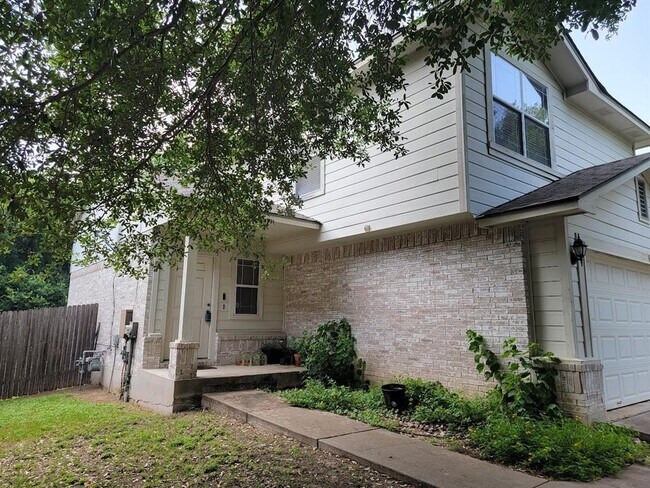Building Photo - 14808 Sassafras Trail