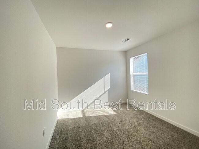 Building Photo - 8402 Oxford Valley Dr