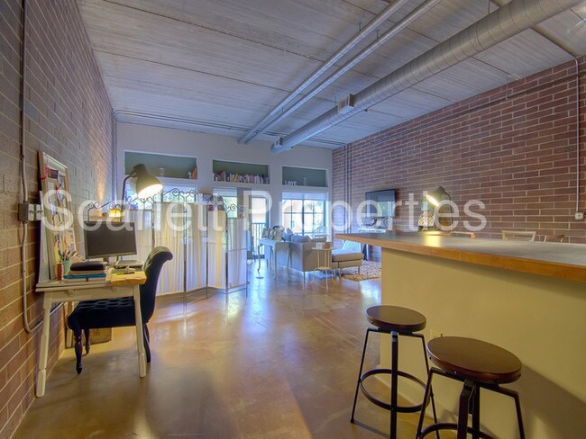 Building Photo - Amazing Industrial Studio at 626 N Graham!