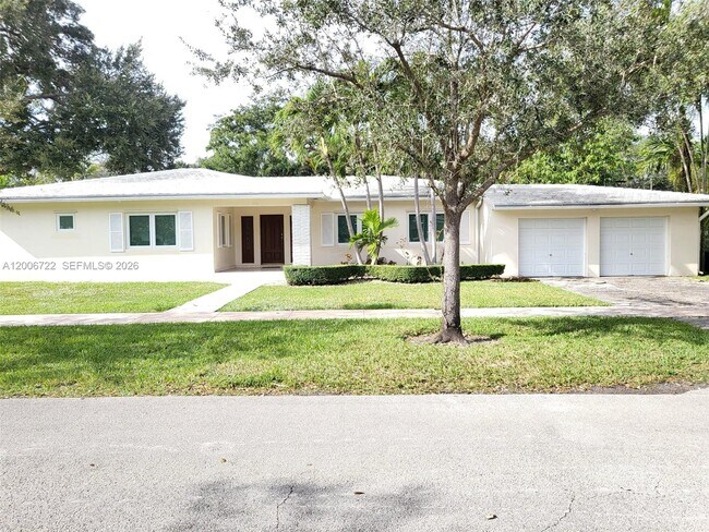 Building Photo - 825 Cremona Ave