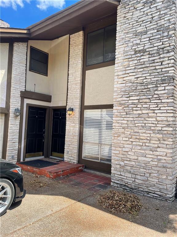 Building Photo - 6917 Scenic Brook Dr