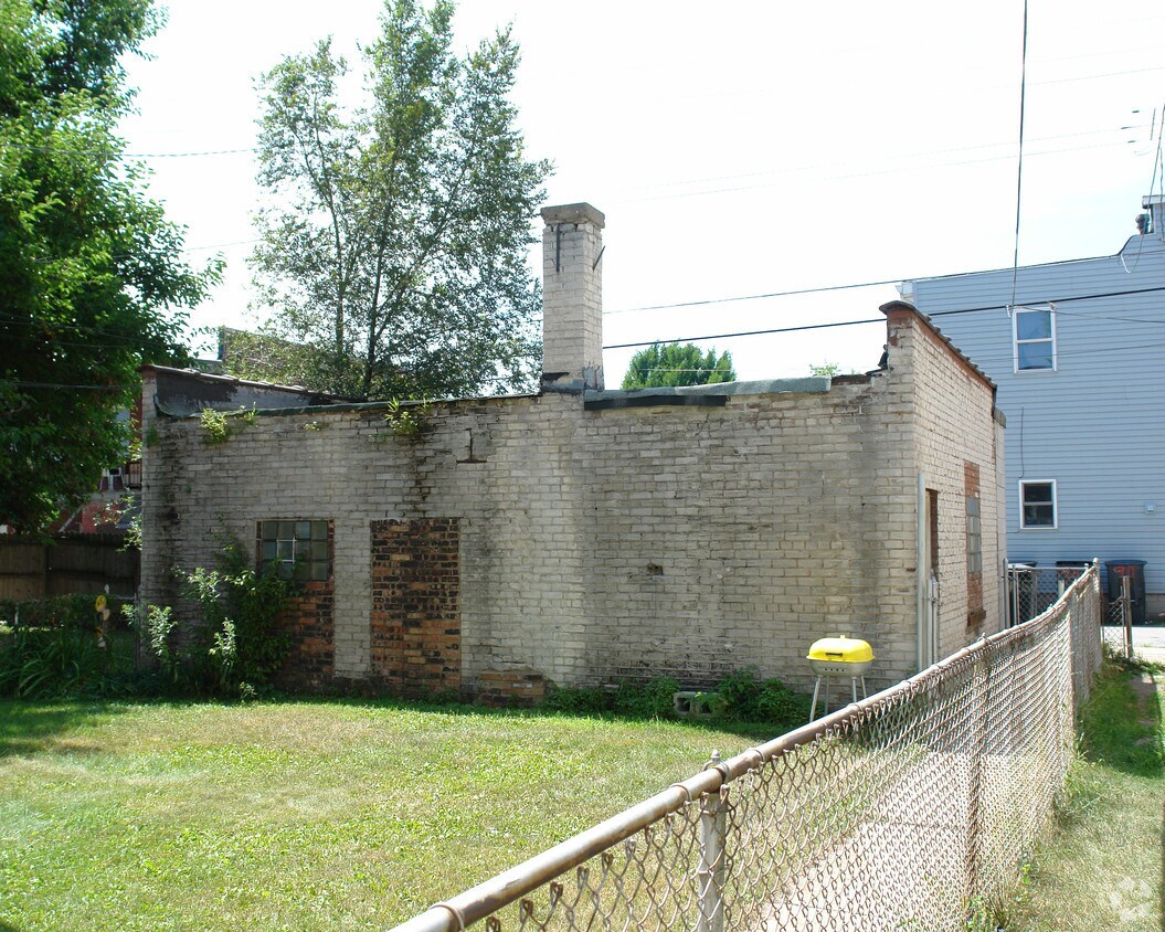 Foto del edificio - 4408 Magoun Ave