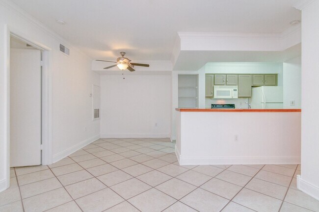 Foto del edificio - Spacious 2bed/2bath Condo FOR RENT at Blos...