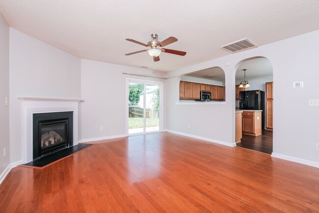 Building Photo - 63 Brookhaven Dr