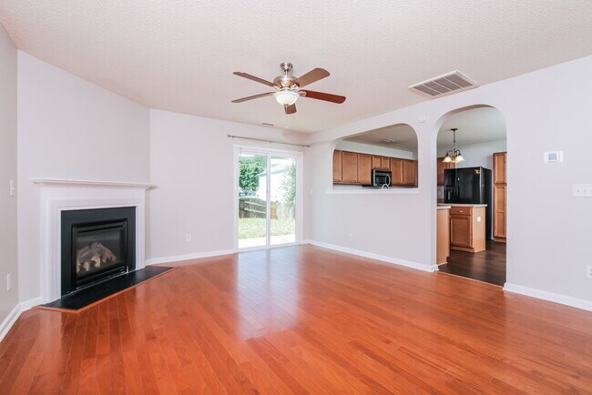 Foto del edificio - 63 Brookhaven Dr
