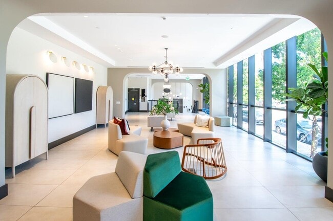 Building Photo - Legacy at 19th