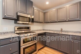 Building Photo - 4249 N Lawndale Ave