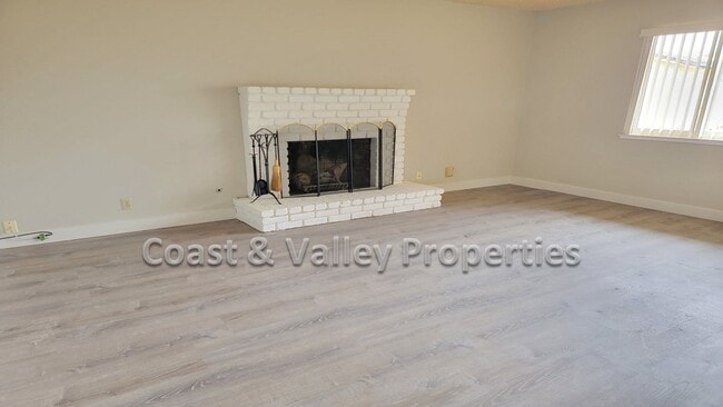 Building Photo - Gorgeous North Salinas Home for Rent!!
