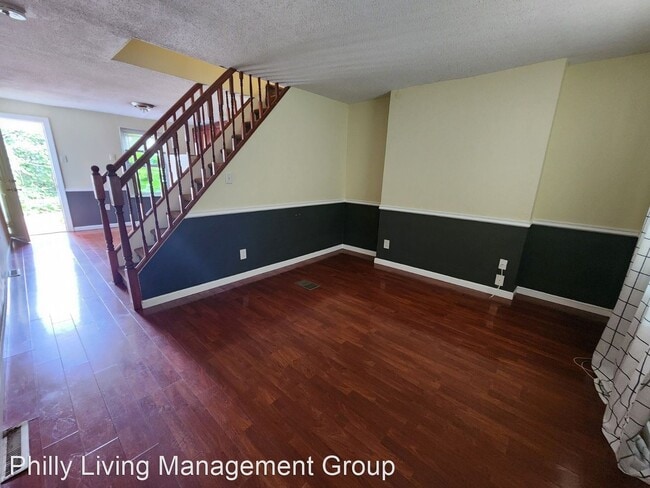 Building Photo - 2 br, 1 bath House - 1909 E Oakdale #A