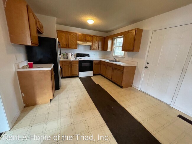 Foto del edificio - 3 br, 2 bath House - 4802 Shady Pine Drive