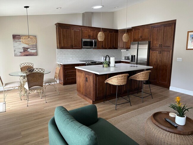 Foto del edificio - Fully Furnished Short Term Rental - Leisur...