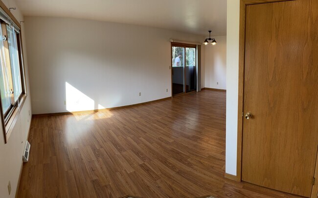 Foto del edificio - 224517 Country Ln