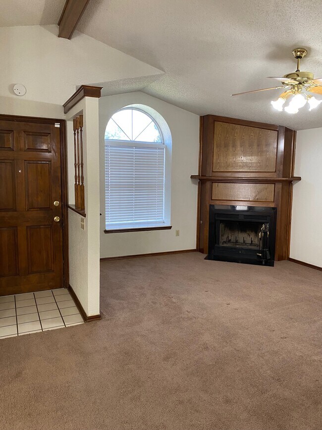 Foto del edificio - 2122 Meench Dr