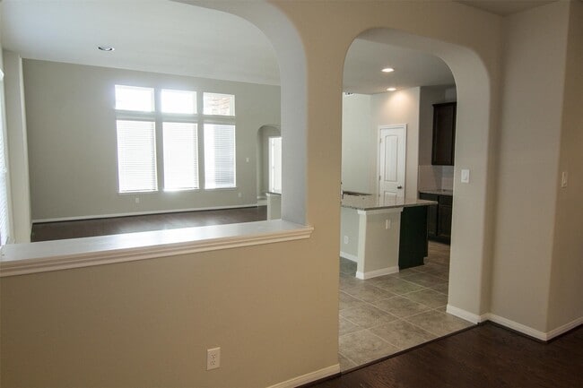 Foto del edificio - 618 Cypress Creek Ln