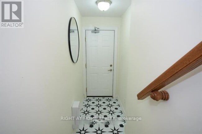 Building Photo - 493 Chapman Mills Dr