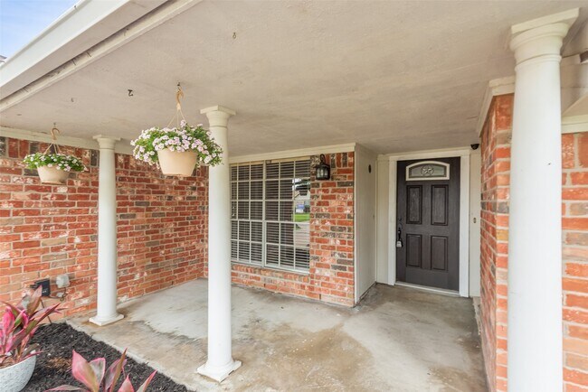 Building Photo - 239 Blackwater Ln