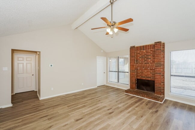 Foto del edificio - 1505 Glenwillow Dr