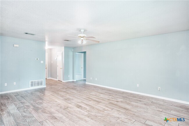 Building Photo - 4501 Embers Dr