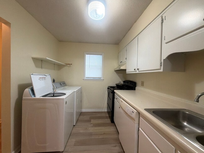 Photo - Room in Apartment on Ashley Forest Rd