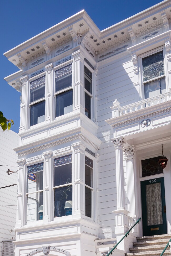 Building Photo - 460 Fair Oaks St