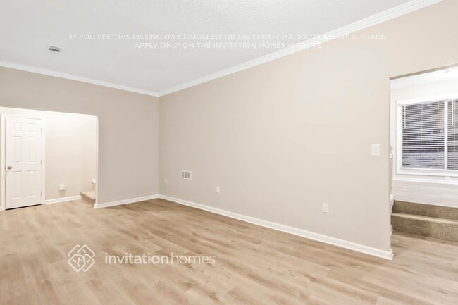 Building Photo - 3382 Saxony Way