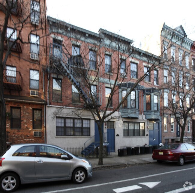 Foto del edificio - 416-418 Madison St