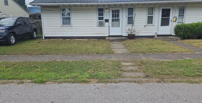 Building Photo - 2634 Furlong Ave