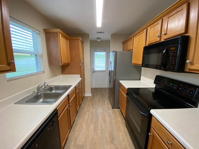 Building Photo - PRE-LEASING FOR AUGUST 2026!