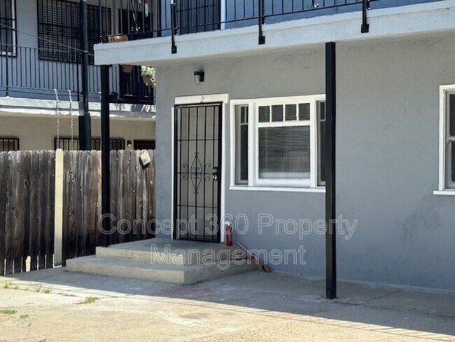 Foto del edificio - 758 Cerritos Ave
