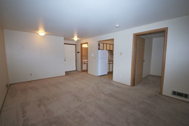 Building Photo - 1215 N 90th St