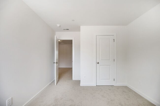 Foto del edificio - 7167 Cedarcrest Ct