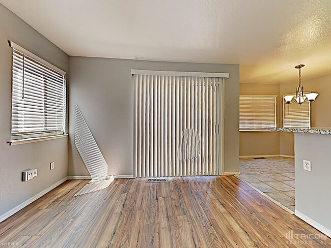 Building Photo - 610 Charles Way