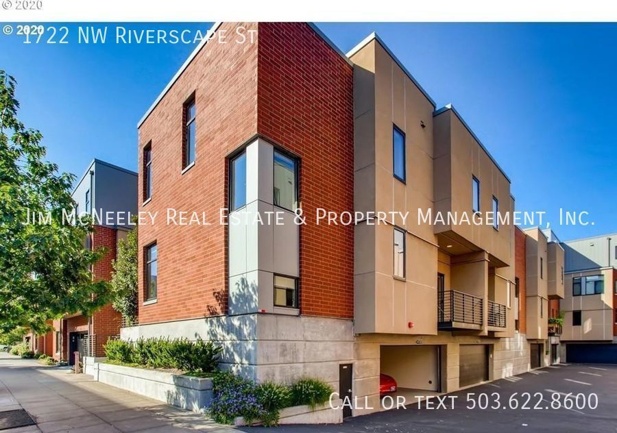 Primary Photo - Available Now! 2 Bed/ 2.5 Bath Condo w/ De...