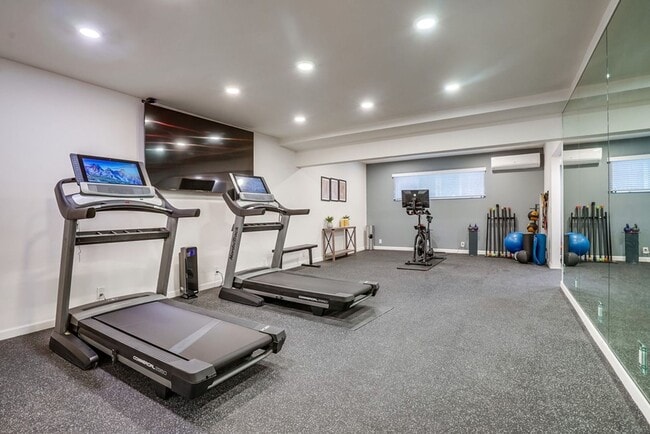 Interior Photo - 99th St Apts at Sofi