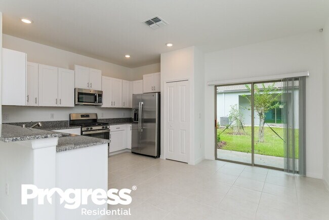 Foto del edificio - 8294 Crescent Oaks Dr