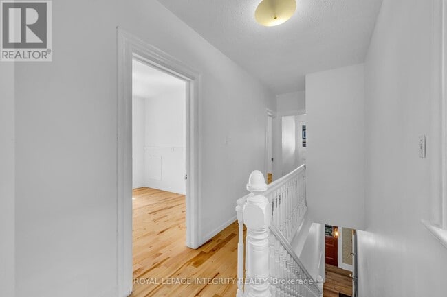 Photo du bâtiment - 111 Spadina Ave