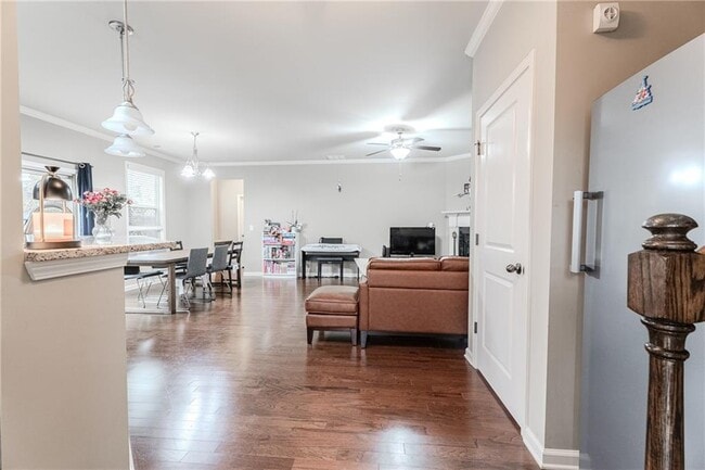 Foto del edificio - 801 Village Field Ct NW