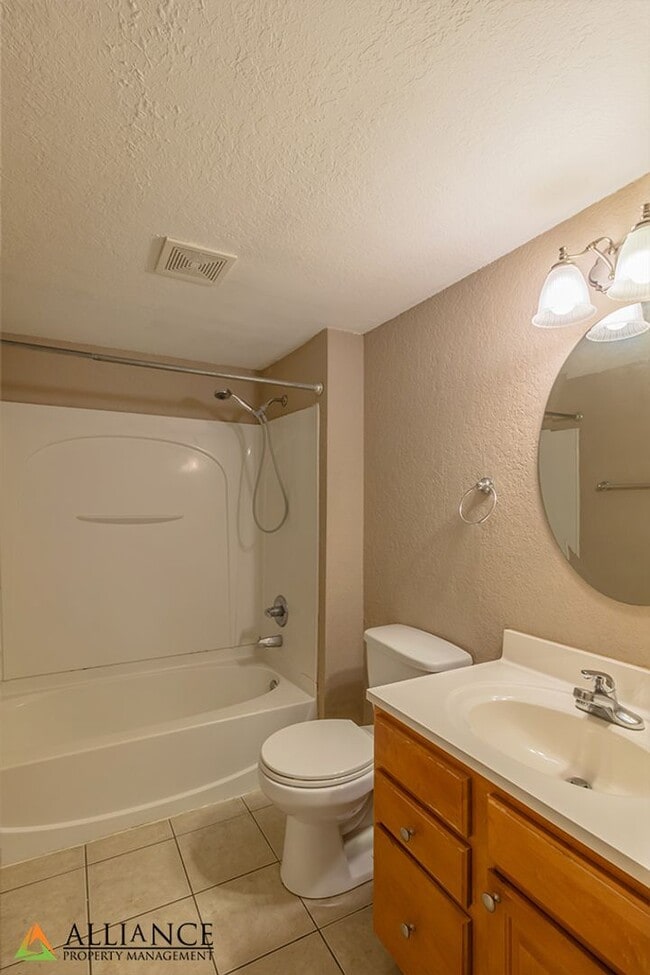 Building Photo - 1518 College Ave