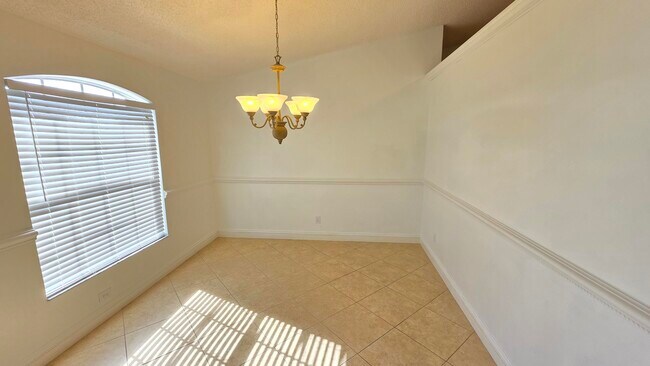 Foto del edificio - 6448 NW Colgate St