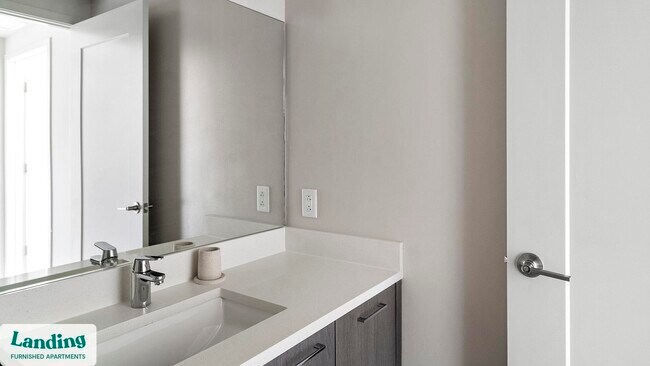 Foto del edificio - 698 NE 1st Ave