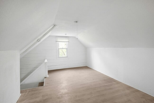 Building Photo - 10413 Mt Auburn Ave