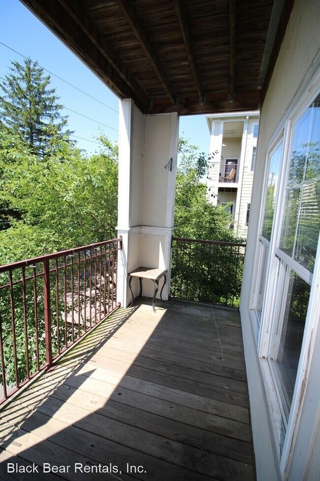 Foto del edificio - 2 br, 2 bath House - 64 Clingman Ave #207
