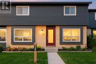Building Photo - 475 Sandringham Crescent